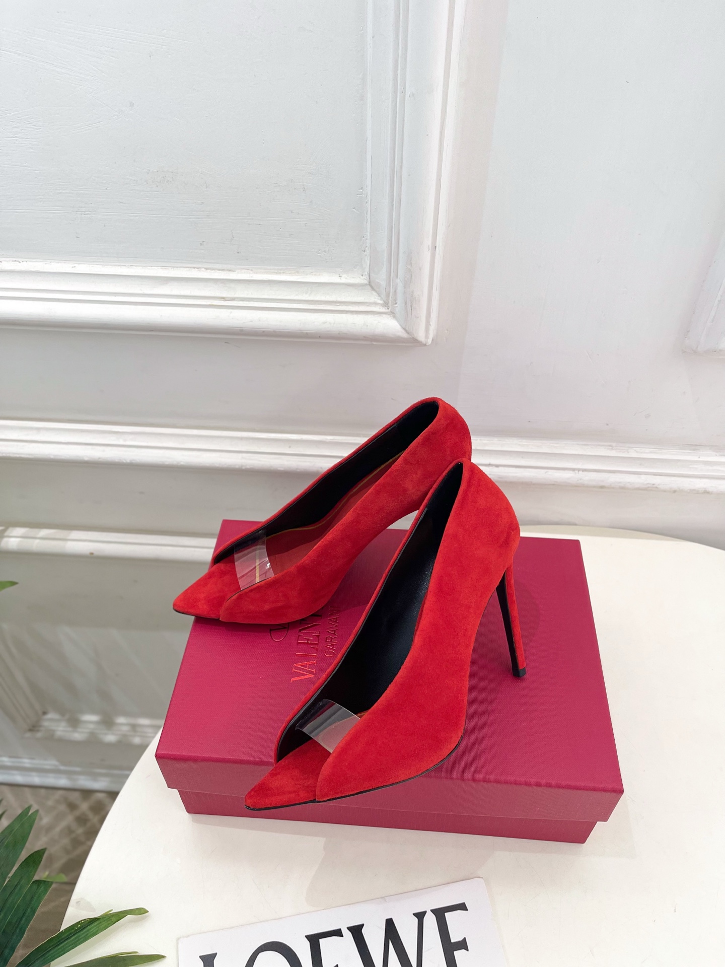 Valentino  华伦天奴 26𝐬𝐬2026春夏新品 REVELE绒面露趾高跟鞋 上新☑️—————