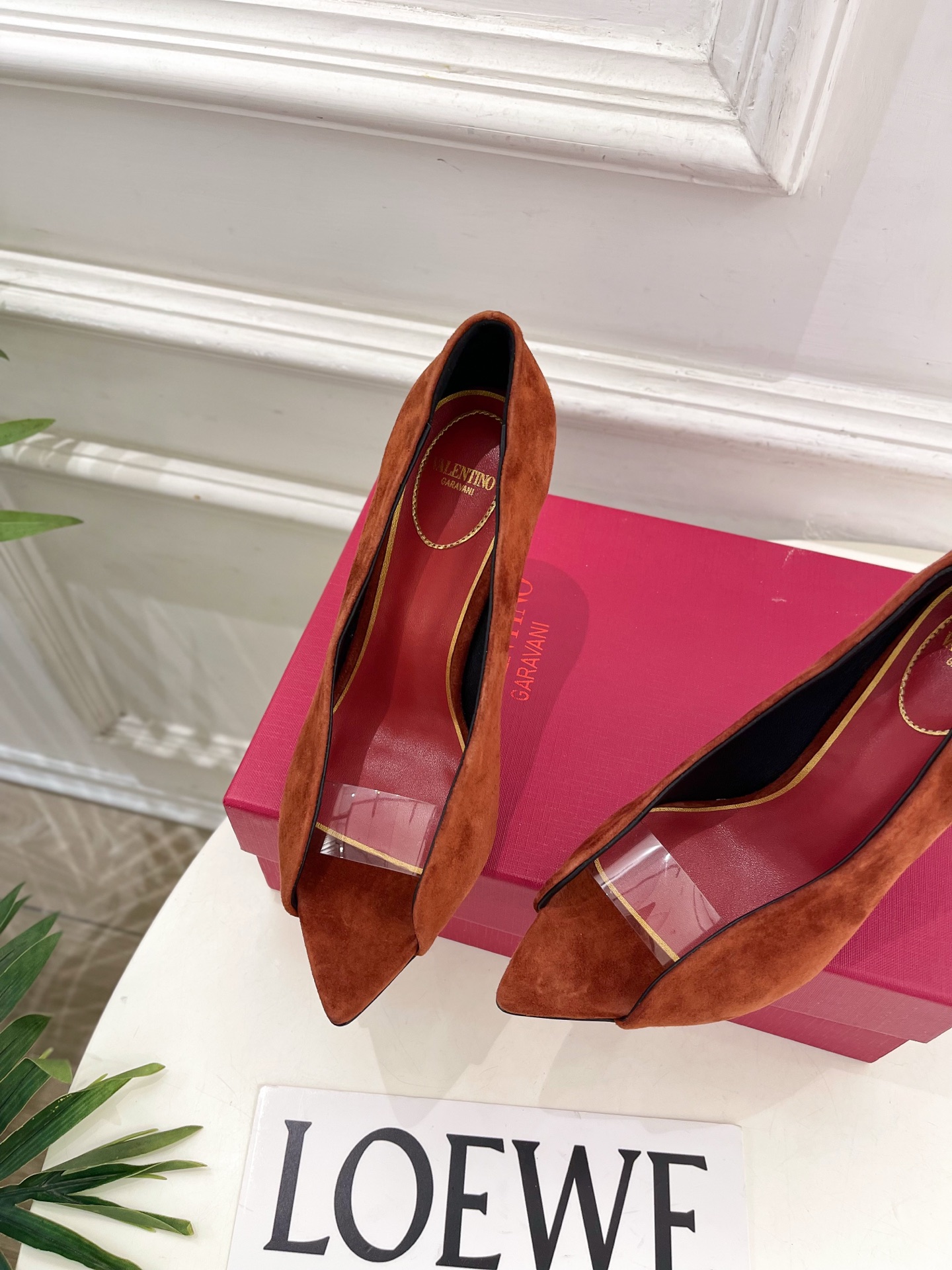 Valentino  华伦天奴 26𝐬𝐬2026春夏新品 REVELE绒面露趾高跟鞋 上新☑️—————