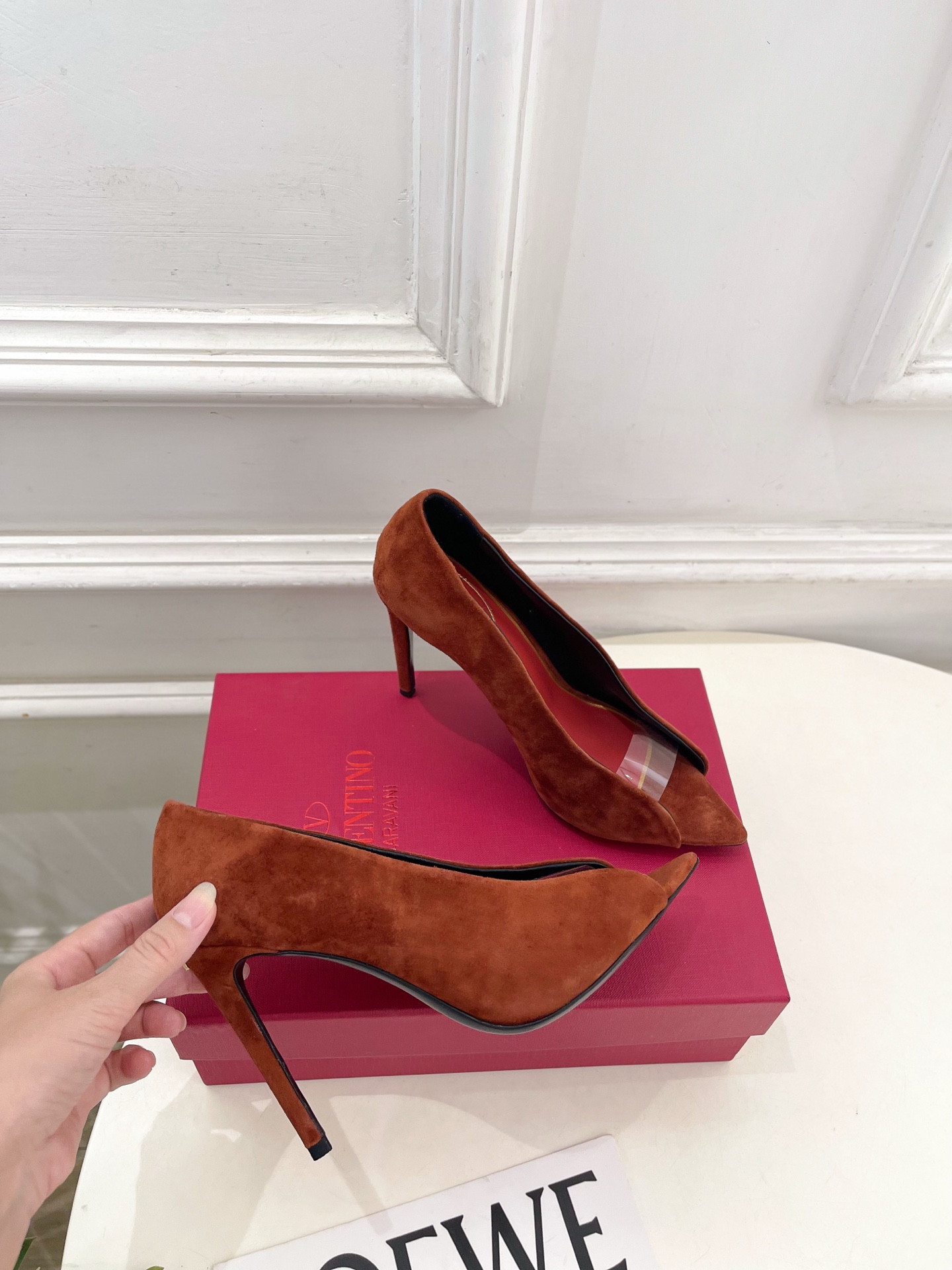 Valentino  华伦天奴 26𝐬𝐬2026春夏新品 REVELE绒面露趾高跟鞋 上新☑️—————