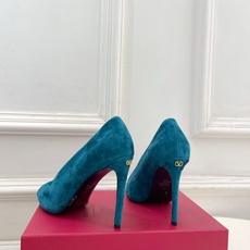Valentino 华伦天奴 26𝐬𝐬2026春夏新品 REVELE绒面露趾高跟鞋 上新☑️————— Valentino 华伦天奴 26𝐬𝐬2026春夏新品 REVELE绒面露趾高跟鞋 上新☑️—————