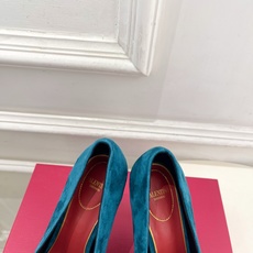 Valentino 华伦天奴 26𝐬𝐬2026春夏新品 REVELE绒面露趾高跟鞋 上新☑️————— Valentino 华伦天奴 26𝐬𝐬2026春夏新品 REVELE绒面露趾高跟鞋 上新☑️—————