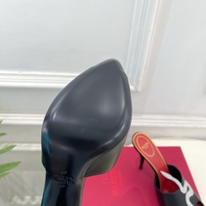 Valentino 华伦天奴 26𝐬𝐬2026春夏新品 COEUR VIPERE水钻蛇形高跟拖鞋 上新 Valentino 华伦天奴 26𝐬𝐬2026春夏新品 COEUR VIPERE水钻蛇形高跟拖鞋 上新
