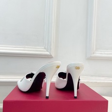 Valentino 华伦天奴 26𝐬𝐬2026春夏新品 COEUR VIPERE水钻蛇形高跟拖鞋 上新 Valentino 华伦天奴 26𝐬𝐬2026春夏新品 COEUR VIPERE水钻蛇形高跟拖鞋 上新