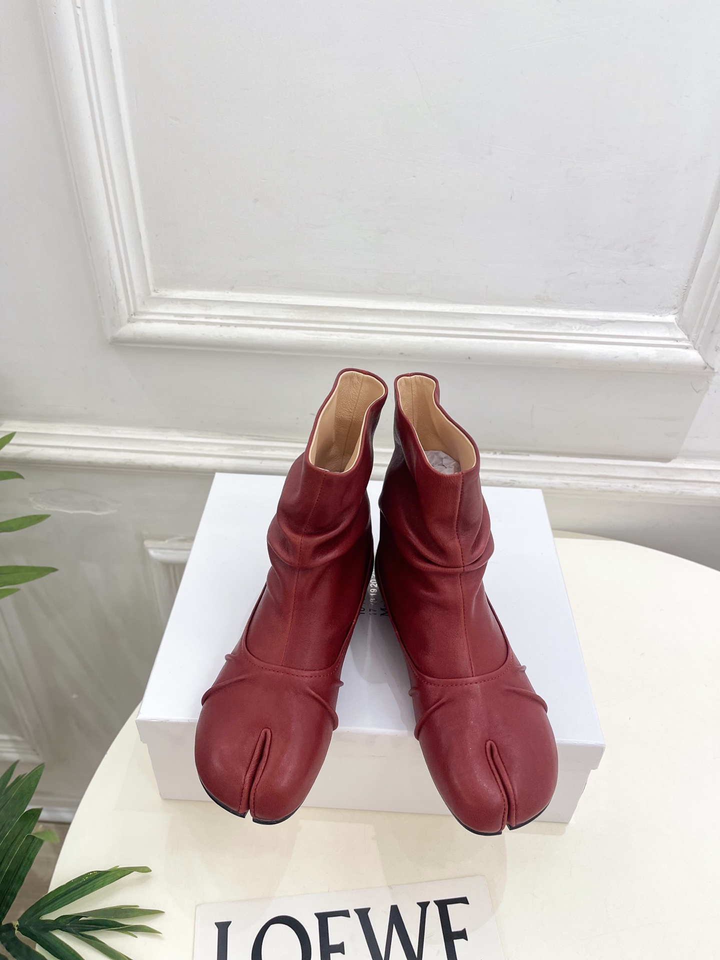Maison Margiela· 马吉拉26𝐬𝐬 2026早秋新品 MM6复古褶皱分趾平底短靴—————