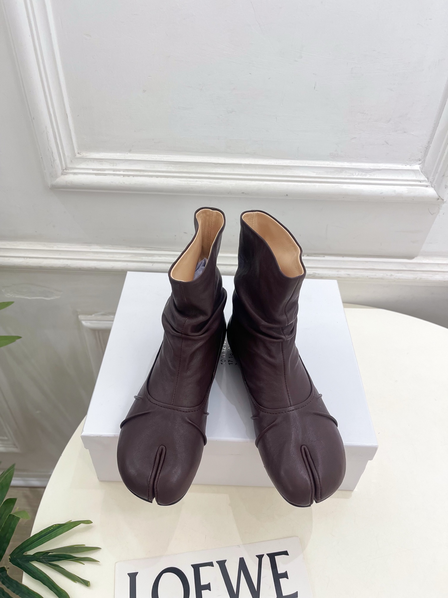 Maison Margiela· 马吉拉26𝐬𝐬 2026早秋新品 MM6复古褶皱分趾平底短靴—————
