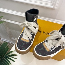 LV | 路易威登 26𝐬𝐬 🧡💚2026秋冬新品 顶级版本⚠️专柜主打最新秀款 LV TILTED LV | 路易威登 26𝐬𝐬 🧡💚2026秋冬新品 顶级版本⚠️专柜主打最新秀款 LV TILTED
