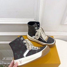 LV | 路易威登 26𝐬𝐬 🧡💚2026秋冬新品 顶级版本⚠️专柜主打最新秀款 LV TILTED LV | 路易威登 26𝐬𝐬 🧡💚2026秋冬新品 顶级版本⚠️专柜主打最新秀款 LV TILTED