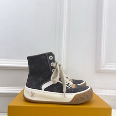 LV | 路易威登 26𝐬𝐬 🧡💚2026秋冬新品 顶级版本⚠️专柜主打最新秀款 LV TILTED LV | 路易威登 26𝐬𝐬 🧡💚2026秋冬新品 顶级版本⚠️专柜主打最新秀款 LV TILTED