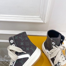 LV | 路易威登 26𝐬𝐬 🧡💚2026秋冬新品 顶级版本⚠️专柜主打最新秀款 LV TILTED LV | 路易威登 26𝐬𝐬 🧡💚2026秋冬新品 顶级版本⚠️专柜主打最新秀款 LV TILTED