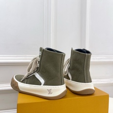 LV | 路易威登 26𝐬𝐬 🧡💚2026秋冬新品 顶级版本⚠️专柜主打最新秀款 LV TILTED LV | 路易威登 26𝐬𝐬 🧡💚2026秋冬新品 顶级版本⚠️专柜主打最新秀款 LV TILTED