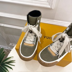 LV | 路易威登 26𝐬𝐬 🧡💚2026秋冬新品 顶级版本⚠️专柜主打最新秀款 LV TILTED LV | 路易威登 26𝐬𝐬 🧡💚2026秋冬新品 顶级版本⚠️专柜主打最新秀款 LV TILTED