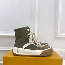 LV | 路易威登 26𝐬𝐬 🧡💚2026秋冬新品 顶级版本⚠️专柜主打最新秀款 LV TILTED LV | 路易威登 26𝐬𝐬 🧡💚2026秋冬新品 顶级版本⚠️专柜主打最新秀款 LV TILTED