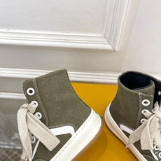 LV | 路易威登 26𝐬𝐬 🧡💚2026秋冬新品 顶级版本⚠️专柜主打最新秀款 LV TILTED LV | 路易威登 26𝐬𝐬 🧡💚2026秋冬新品 顶级版本⚠️专柜主打最新秀款 LV TILTED
