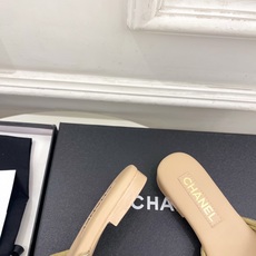 𝐂𝐇𝐀𝐍𝐄𝐋 | 小香 26𝐬𝐬 🦋2026 春夏新品 专柜经典走秀款 小香双C水钻带夹脚平底拖鞋 𝐂𝐇𝐀𝐍𝐄𝐋 | 小香 26𝐬𝐬 🦋2026 春夏新品 专柜经典走秀款 小香双C水钻带夹脚平底拖鞋