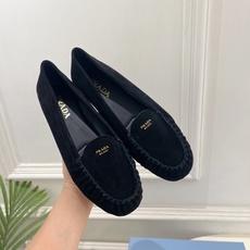 PRADA 普拉达 26𝐬𝐬 🌈2026春夏新品 专柜走秀款 经典字母褶皱平底乐福鞋系列〰◽鞋面:原版 PRADA 普拉达 26𝐬𝐬 🌈2026春夏新品 专柜走秀款 经典字母褶皱平底乐福鞋系列〰◽鞋面:原版