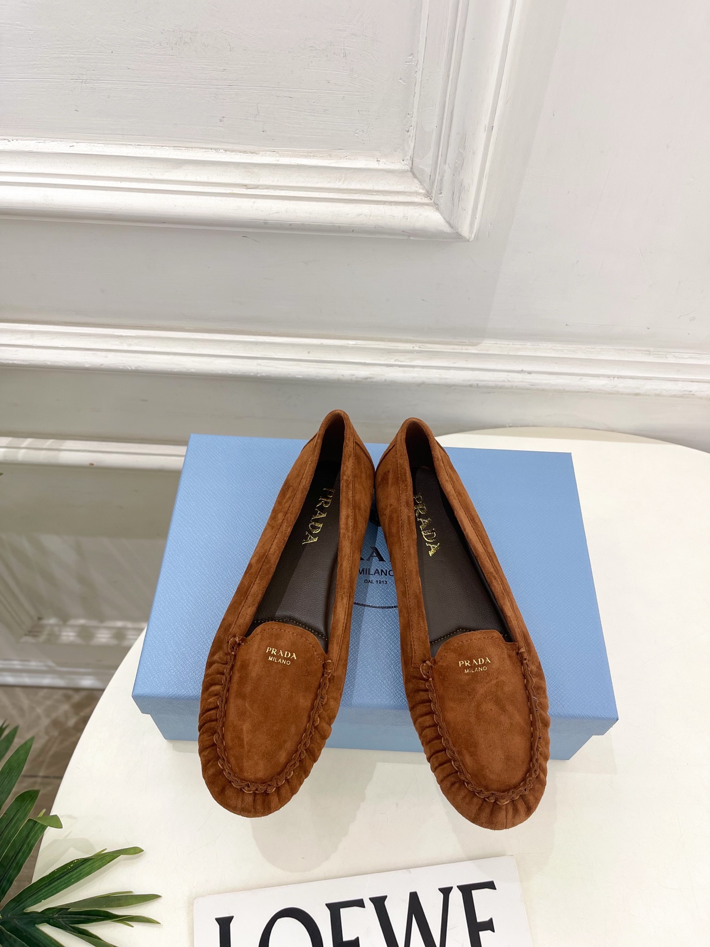PRADA 普拉达  26𝐬𝐬 🌈2026春夏新品 专柜走秀款 经典字母褶皱平底乐福鞋系列〰◽鞋面：原版