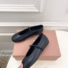 Miu Miu | 缪缪 26𝐬𝐬🖤2026早秋新品 专柜主打最新走秀款一脚蹬弹力带玛丽珍芭蕾舞鞋 火 Miu Miu | 缪缪 26𝐬𝐬🖤2026早秋新品 专柜主打最新走秀款一脚蹬弹力带玛丽珍芭蕾舞鞋 火