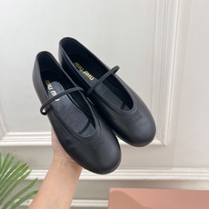 Miu Miu | 缪缪 26𝐬𝐬🖤2026早秋新品 专柜主打最新走秀款一脚蹬弹力带玛丽珍芭蕾舞鞋 火 Miu Miu | 缪缪 26𝐬𝐬🖤2026早秋新品 专柜主打最新走秀款一脚蹬弹力带玛丽珍芭蕾舞鞋 火