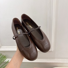 Miu Miu | 缪缪 26𝐬𝐬🖤2026早秋新品 专柜主打最新走秀款一脚蹬弹力带玛丽珍芭蕾舞鞋 火 Miu Miu | 缪缪 26𝐬𝐬🖤2026早秋新品 专柜主打最新走秀款一脚蹬弹力带玛丽珍芭蕾舞鞋 火