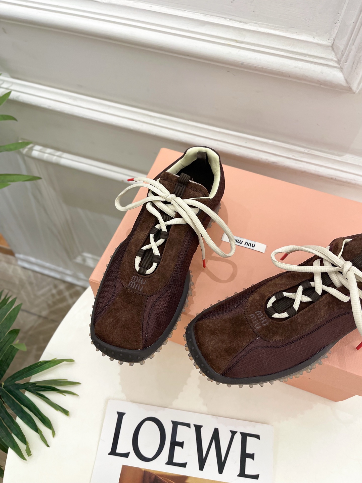 Miu Miu | 缪缪  26𝐬𝐬 🖤专柜主打最新秀款 2026新品拼色方头德训休闲运动鞋火爆上新！ 🍒BS缪家高货 