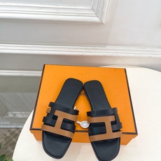 🐎𝐇𝐄𝐑𝐌𝐄* 爱玛仕 26𝐬𝐬 🌈2026春夏新品 专柜新款 经典H型拼色平底拖鞋 系列〰 ◽鞋面:原版特定制牛皮 🐎𝐇𝐄𝐑𝐌𝐄* 爱玛仕 26𝐬𝐬 🌈2026春夏新品 专柜新款 经典H型拼色平底拖鞋 系列〰 ◽鞋面:原版特定制牛皮