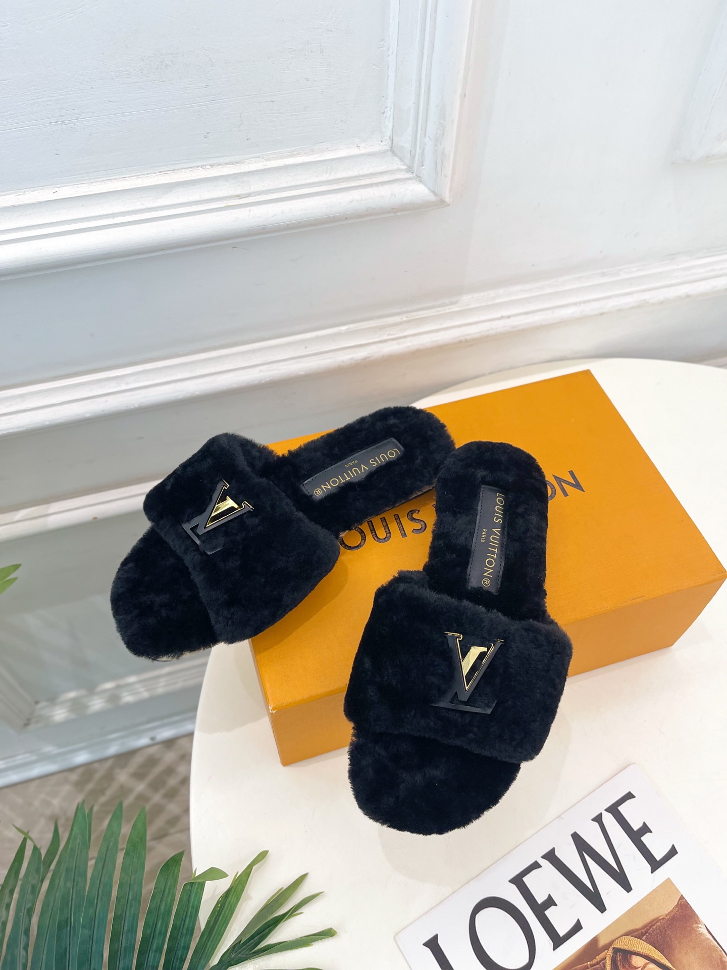 LV | 路易威登 26𝐬𝐬 🧡💚2026早秋新品 顶级版本‼️原版一致 专柜主打最新款 LV 麻绳底毛毛平底拖鞋 LV | 路易威登 26𝐬𝐬 🧡💚2026早秋新品 顶级版本‼️原版一致 专柜主打最新款 LV 麻绳底毛毛平底拖鞋