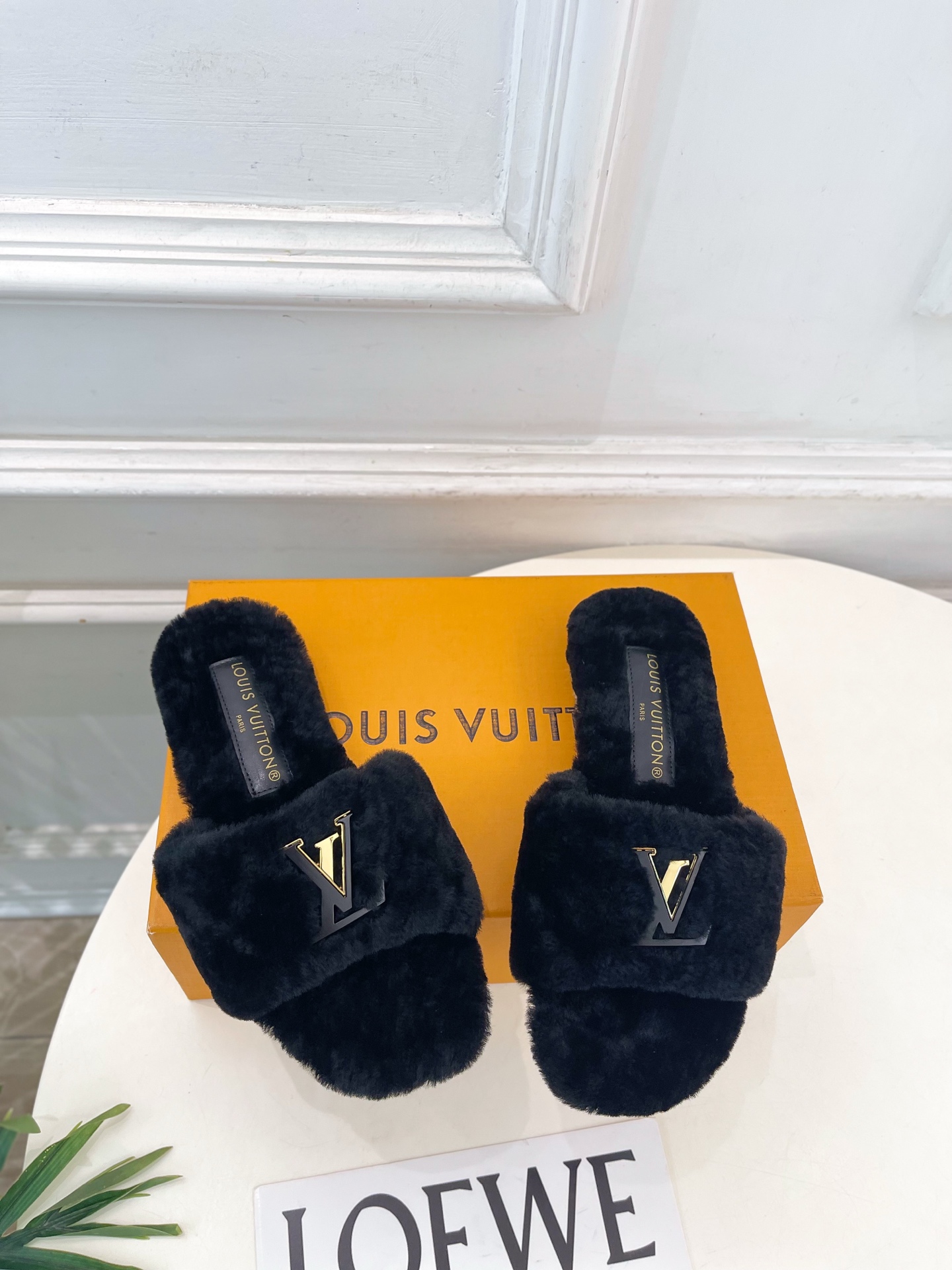LV | 路易威登 26𝐬𝐬 🧡💚2026早秋新品 顶级版本‼️原版一致 专柜主打最新款 LV 麻绳底毛毛平底拖鞋 LV | 路易威登 26𝐬𝐬 🧡💚2026早秋新品 顶级版本‼️原版一致 专柜主打最新款 LV 麻绳底毛毛平底拖鞋