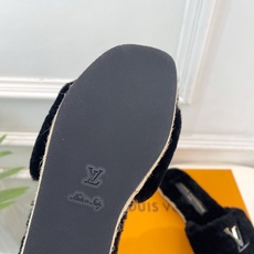 LV | 路易威登 26𝐬𝐬 🧡💚2026早秋新品 顶级版本‼️原版一致 专柜主打最新款 LV 麻绳底毛毛平底拖鞋 LV | 路易威登 26𝐬𝐬 🧡💚2026早秋新品 顶级版本‼️原版一致 专柜主打最新款 LV 麻绳底毛毛平底拖鞋