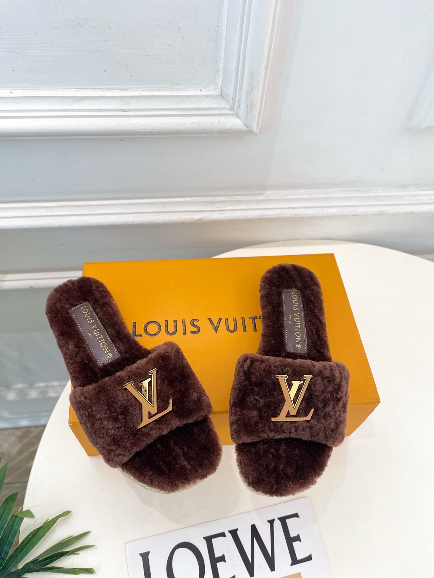 LV | 路易威登 26𝐬𝐬 🧡💚2026早秋新品 顶级版本‼️原版一致 专柜主打最新款 LV 麻绳底毛毛平底拖鞋 LV | 路易威登 26𝐬𝐬 🧡💚2026早秋新品 顶级版本‼️原版一致 专柜主打最新款 LV 麻绳底毛毛平底拖鞋