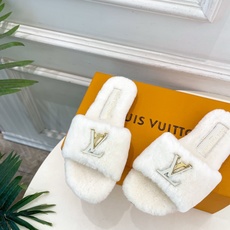 LV | 路易威登 26𝐬𝐬 🧡💚2026早秋新品 顶级版本‼️原版一致 专柜主打最新款 LV 麻绳底毛毛平底拖鞋 LV | 路易威登 26𝐬𝐬 🧡💚2026早秋新品 顶级版本‼️原版一致 专柜主打最新款 LV 麻绳底毛毛平底拖鞋
