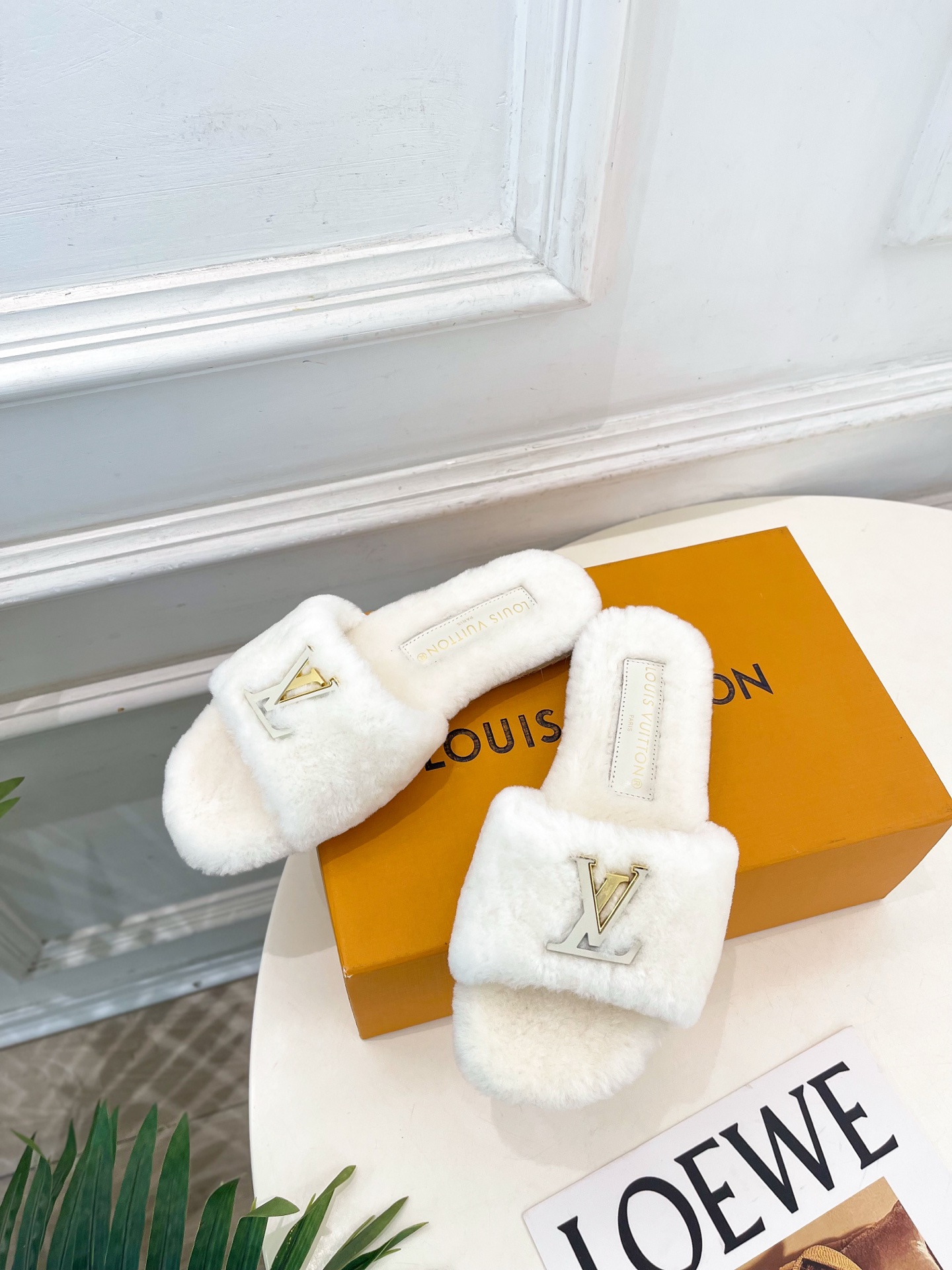 LV | 路易威登 26𝐬𝐬 🧡💚2026早秋新品 顶级版本‼️原版一致 专柜主打最新款 LV 麻绳底毛毛平底拖鞋 LV | 路易威登 26𝐬𝐬 🧡💚2026早秋新品 顶级版本‼️原版一致 专柜主打最新款 LV 麻绳底毛毛平底拖鞋