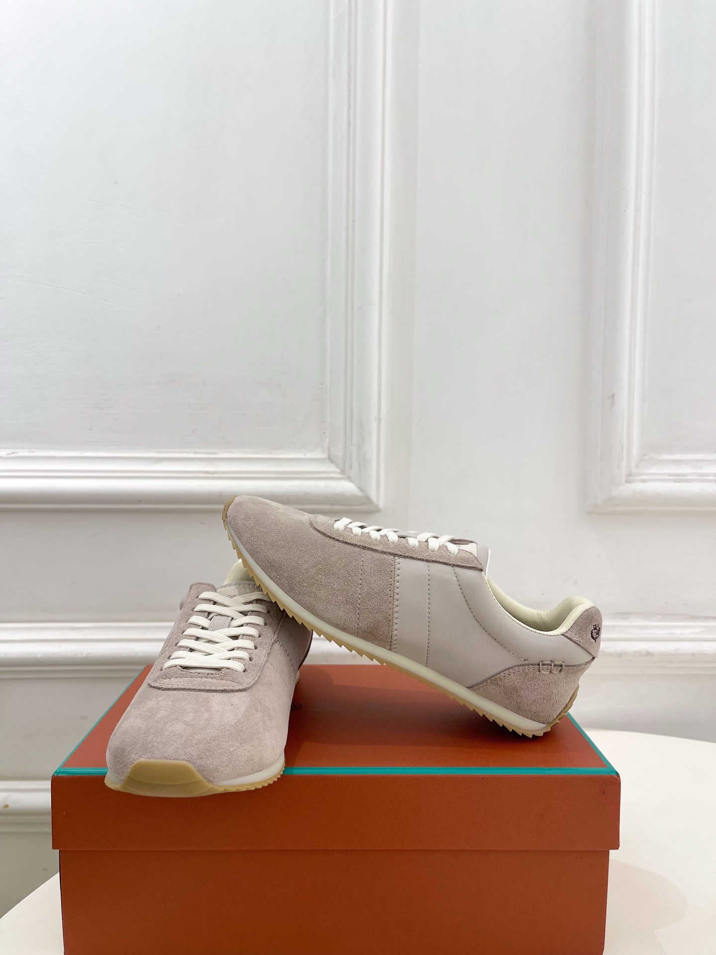 Loro Piana 乐悠翩雅 代购级别⚠️2026春夏新品 经典复古休闲运动鞋 ————————— LP是意大利顶级奢 Loro Piana 乐悠翩雅 代购级别⚠️2026春夏新品 经典复古休闲运动鞋 ————————— LP是意大利顶级奢