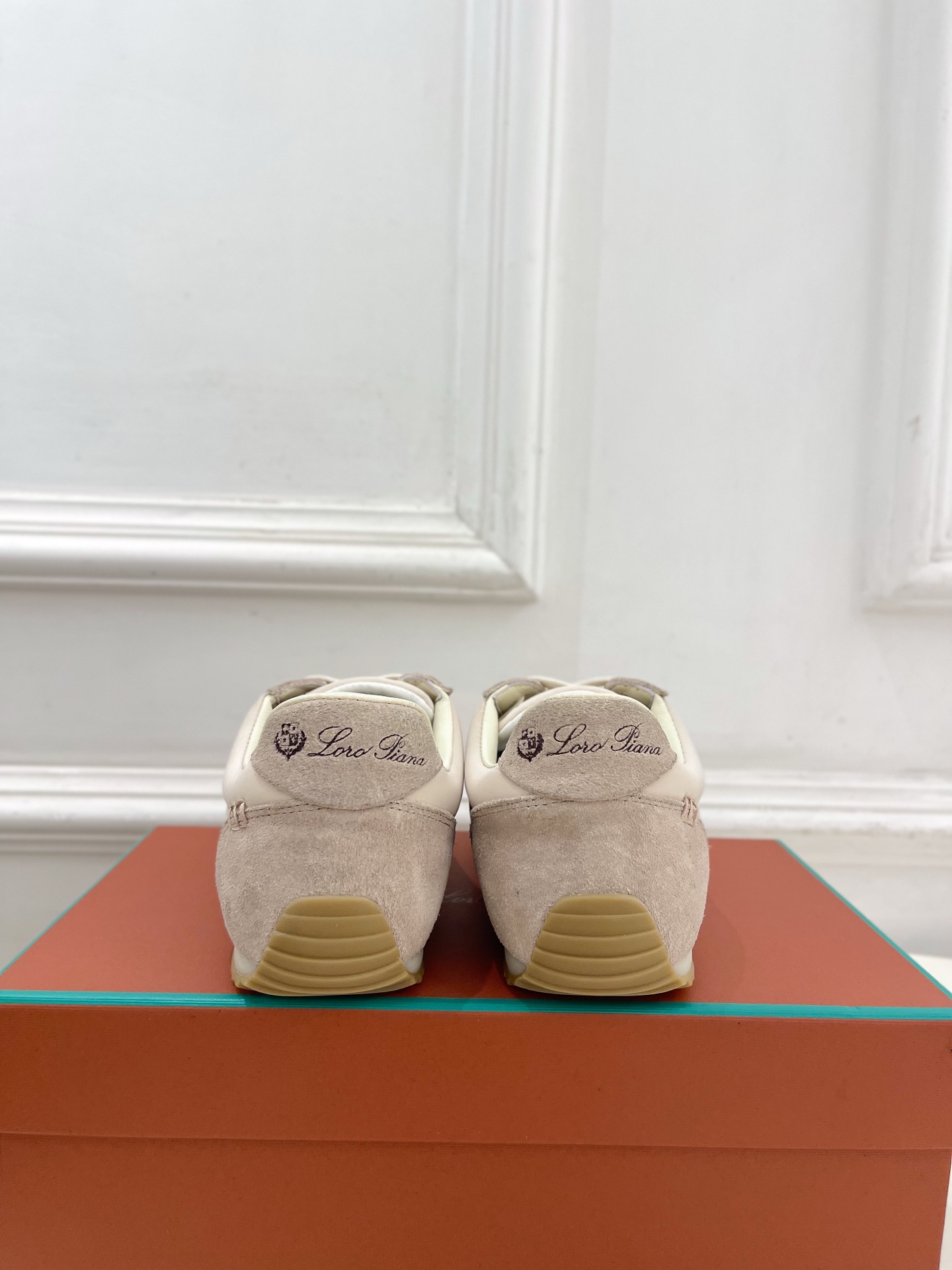 Loro Piana 乐悠翩雅 代购级别⚠️2026春夏新品 经典复古休闲运动鞋 ————————— LP是意大利顶级奢 Loro Piana 乐悠翩雅 代购级别⚠️2026春夏新品 经典复古休闲运动鞋 ————————— LP是意大利顶级奢
