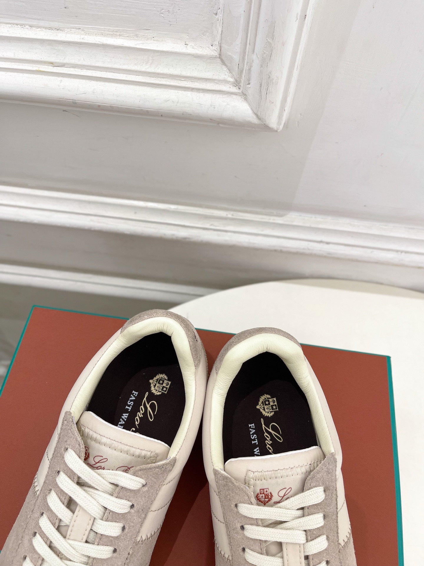 Loro Piana 乐悠翩雅 代购级别⚠️2026春夏新品 经典复古休闲运动鞋 ————————— LP是意大利顶级奢 Loro Piana 乐悠翩雅 代购级别⚠️2026春夏新品 经典复古休闲运动鞋 ————————— LP是意大利顶级奢