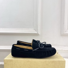 The row 2026春夏新品 复古蝴蝶结褶皱一脚蹬乐福鞋 ————————— 作为这两年最受欢迎的设计师牌,设计简单 The row 2026春夏新品 复古蝴蝶结褶皱一脚蹬乐福鞋 ————————— 作为这两年最受欢迎的设计师牌,设计简单