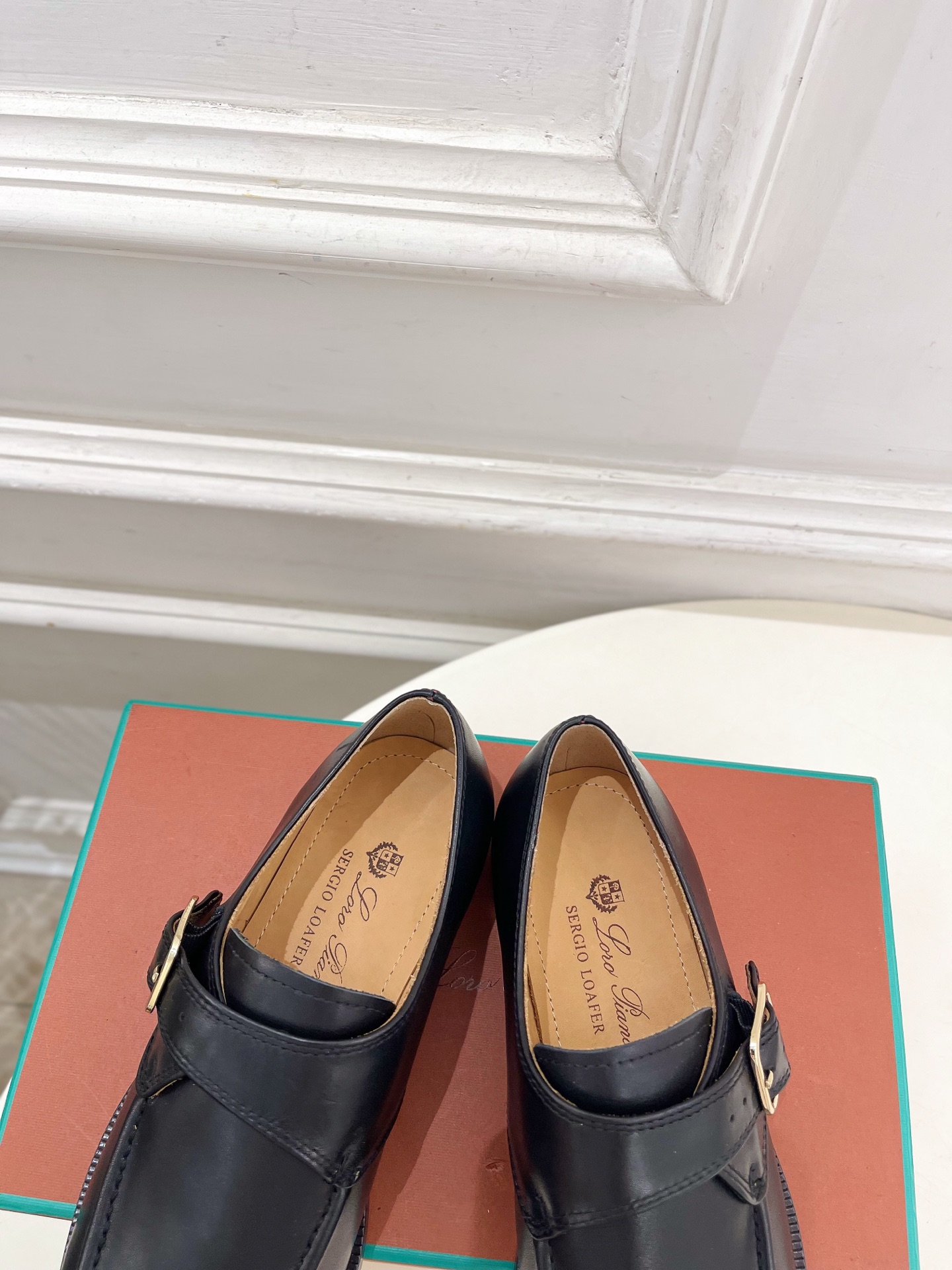 Loro Piana 乐悠翩雅 代购级别⚠️2026新品复古英伦风皮带扣情侣款皮鞋 ————————— LP是意大利顶级