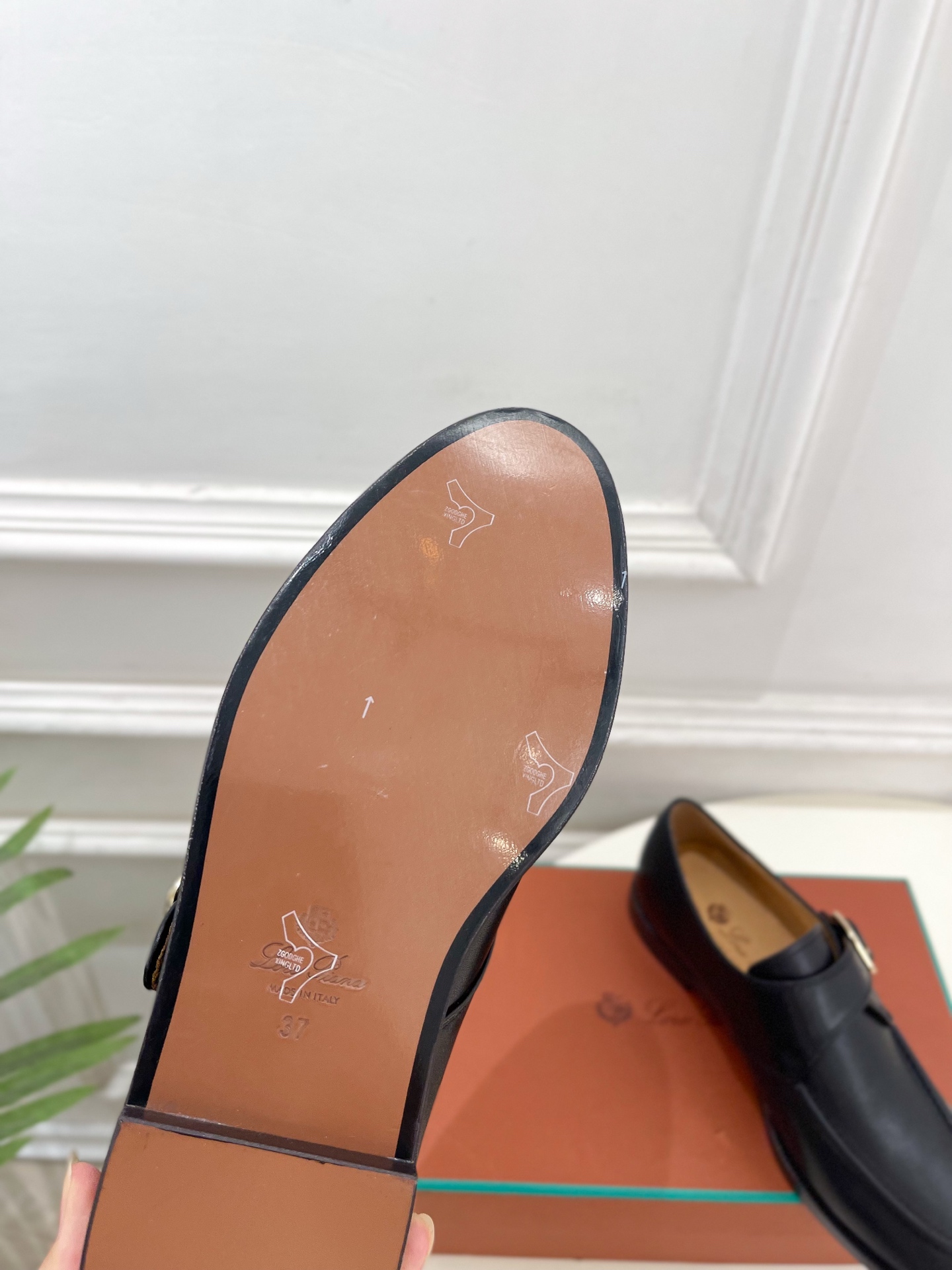 Loro Piana 乐悠翩雅 代购级别⚠️2026新品复古英伦风皮带扣情侣款皮鞋 ————————— LP是意大利顶级