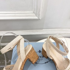 PRADA 普拉达 26𝐬𝐬 🌈2026春夏新品 专柜走秀款 经典三角标镂空编织粗跟凉鞋 系列〰 ◽鞋面:原版高定制 PRADA 普拉达 26𝐬𝐬 🌈2026春夏新品 专柜走秀款 经典三角标镂空编织粗跟凉鞋 系列〰 ◽鞋面:原版高定制