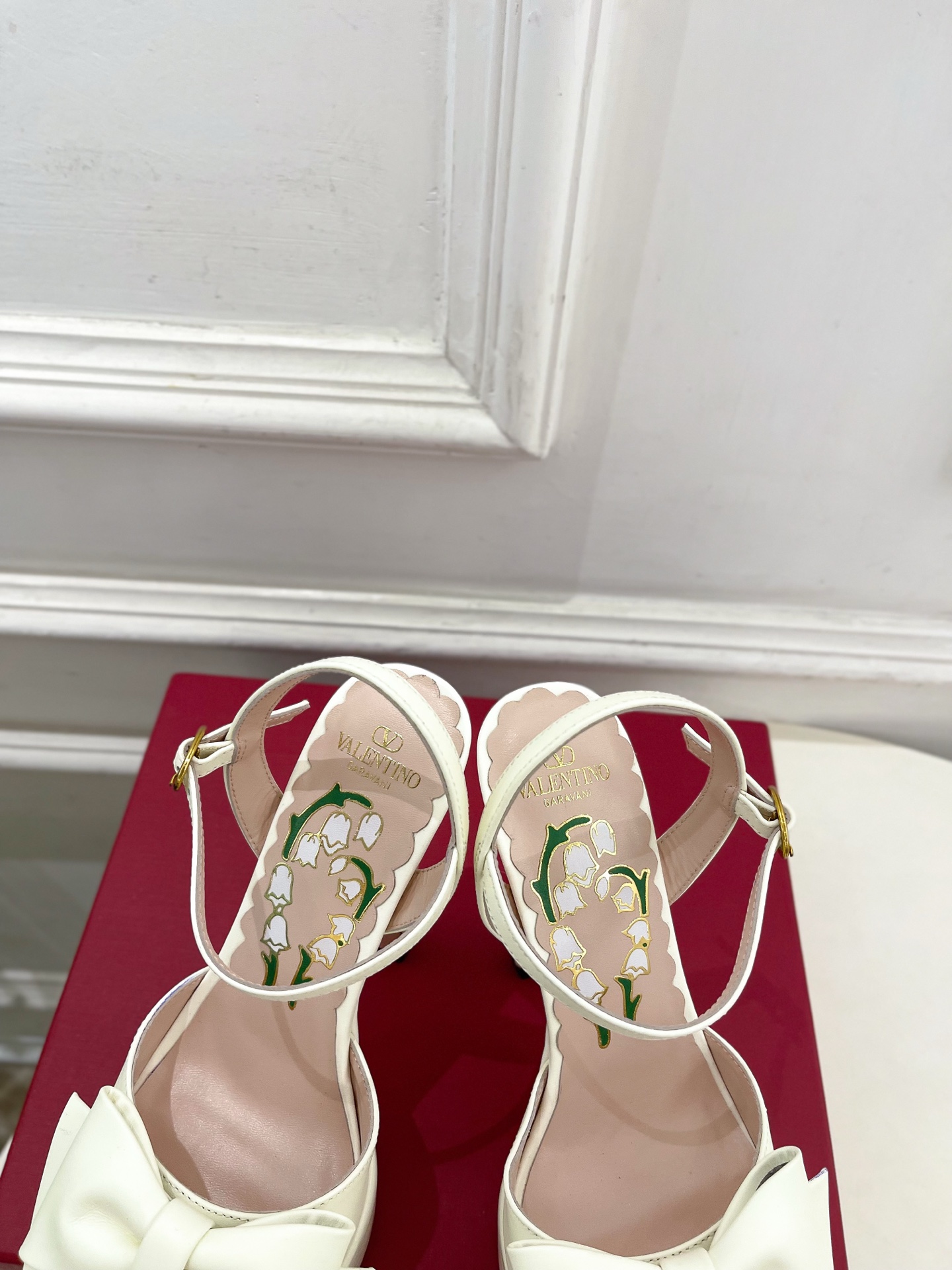 Valentino  华伦天奴 26𝐬𝐬 2026春夏新品 VT蝴蝶结防水台高跟凉鞋 上新☑️ ————————————
