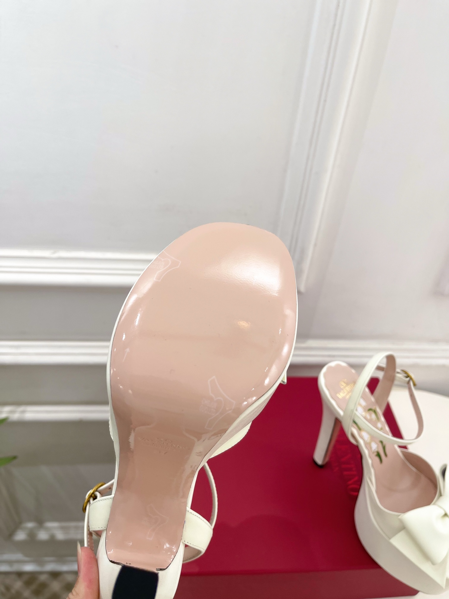 Valentino  华伦天奴 26𝐬𝐬 2026春夏新品 VT蝴蝶结防水台高跟凉鞋 上新☑️ ————————————