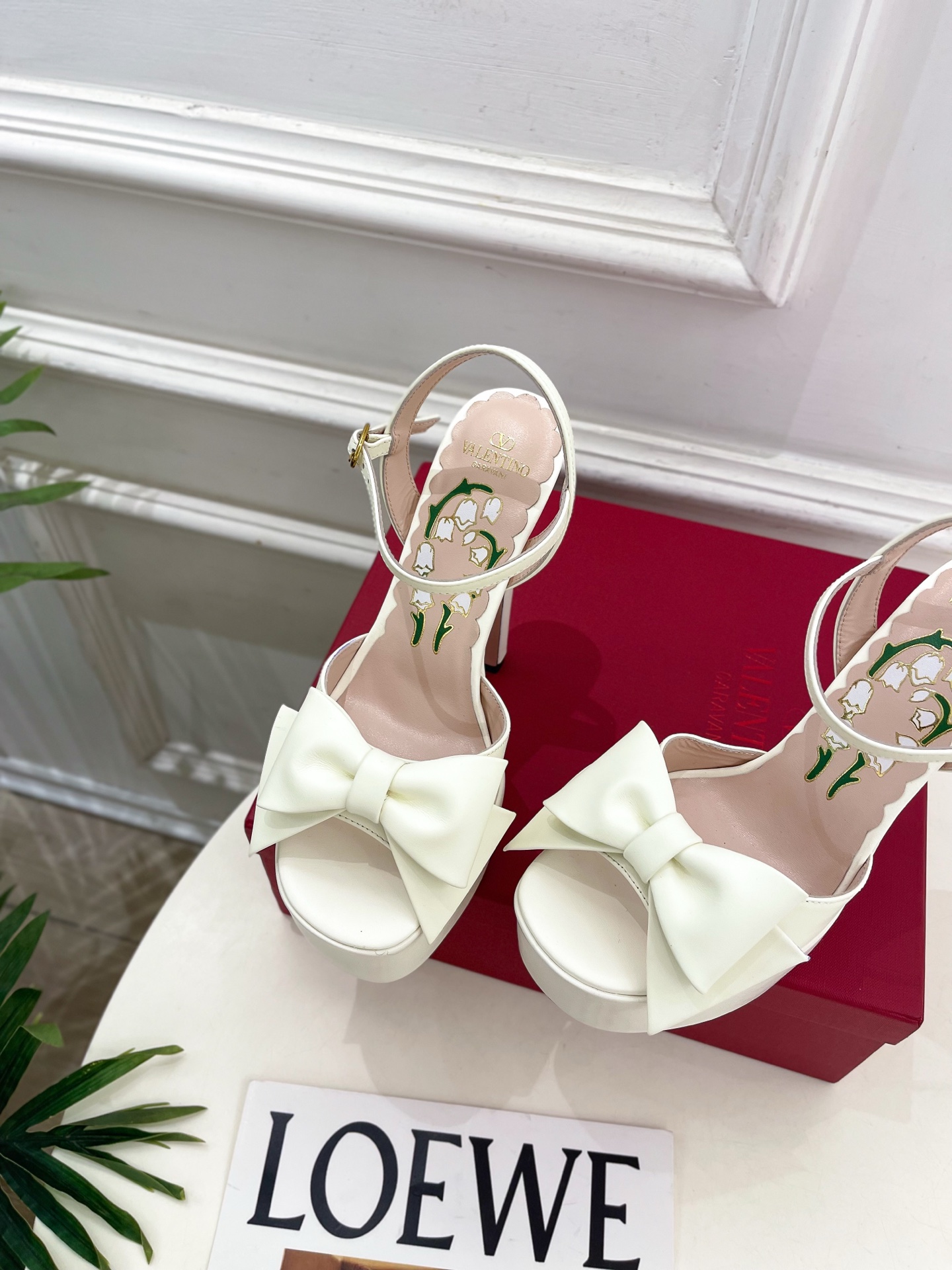 Valentino  华伦天奴 26𝐬𝐬 2026春夏新品 VT蝴蝶结防水台高跟凉鞋 上新☑️ ————————————