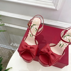 Valentino 华伦天奴 26𝐬𝐬 2026春夏新品 VT蝴蝶结防水台高跟凉鞋 上新☑️ ———————————— Valentino 华伦天奴 26𝐬𝐬 2026春夏新品 VT蝴蝶结防水台高跟凉鞋 上新☑️ ————————————