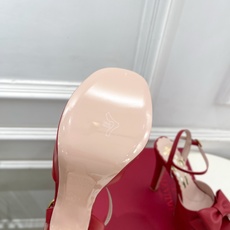 Valentino 华伦天奴 26𝐬𝐬 2026春夏新品 VT蝴蝶结防水台高跟凉鞋 上新☑️ ———————————— Valentino 华伦天奴 26𝐬𝐬 2026春夏新品 VT蝴蝶结防水台高跟凉鞋 上新☑️ ————————————