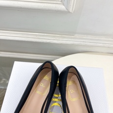 Dior | 迪奥 26𝐬𝐬 🧡💚2026春夏新品 顶级版本⚠️ 专柜主打新款 J'Adior 字母饰带蝴蝶结粗跟 Dior | 迪奥 26𝐬𝐬 🧡💚2026春夏新品 顶级版本⚠️ 专柜主打新款 J'Adior 字母饰带蝴蝶结粗跟