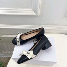 Dior | 迪奥 26𝐬𝐬 🧡💚2026春夏新品 顶级版本⚠️ 专柜主打新款 J'Adior 字母饰带蝴蝶结粗跟 Dior | 迪奥 26𝐬𝐬 🧡💚2026春夏新品 顶级版本⚠️ 专柜主打新款 J'Adior 字母饰带蝴蝶结粗跟