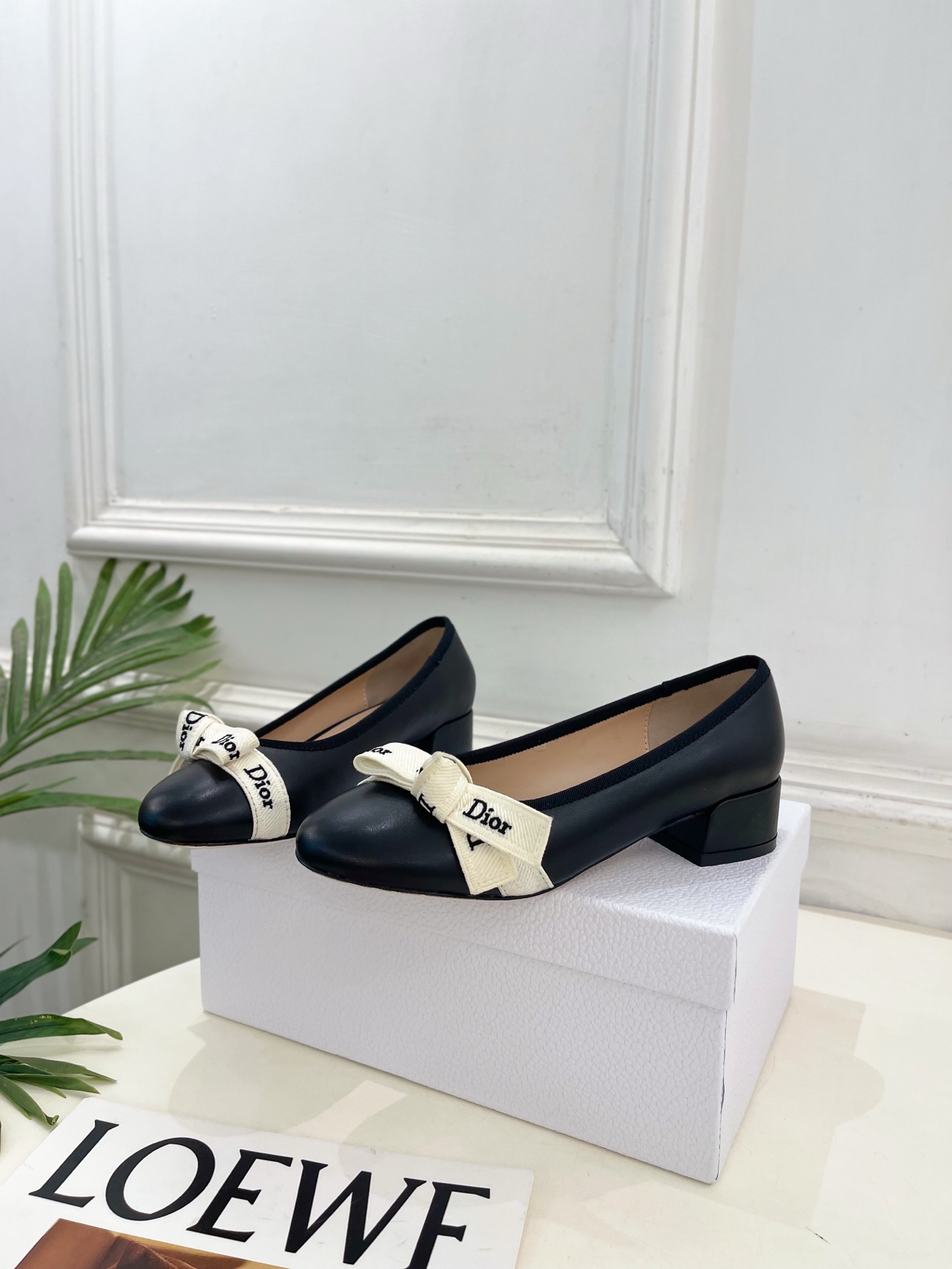 Dior | 迪奥 26𝐬𝐬 🧡💚2026春夏新品 顶级版本⚠️ 专柜主打新款 J'Adior 字母饰带蝴蝶结粗跟 Dior | 迪奥 26𝐬𝐬 🧡💚2026春夏新品 顶级版本⚠️ 专柜主打新款 J'Adior 字母饰带蝴蝶结粗跟