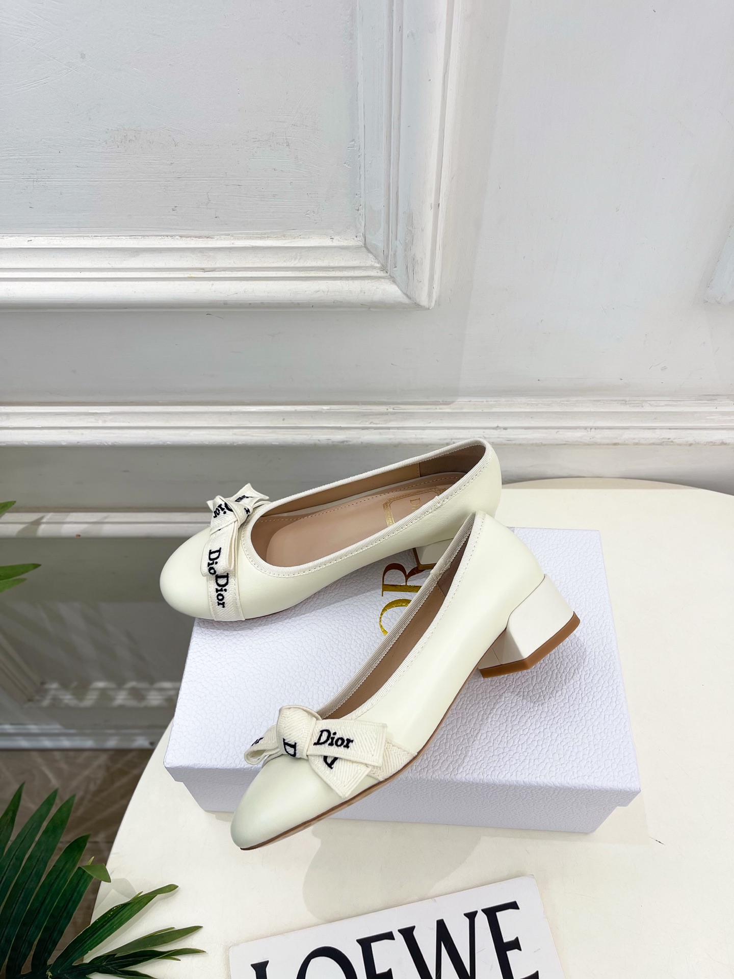Dior | 迪奥 26𝐬𝐬 🧡💚2026春夏新品 顶级版本⚠️ 专柜主打新款 J'Adior 字母饰带蝴蝶结粗跟 Dior | 迪奥 26𝐬𝐬 🧡💚2026春夏新品 顶级版本⚠️ 专柜主打新款 J'Adior 字母饰带蝴蝶结粗跟