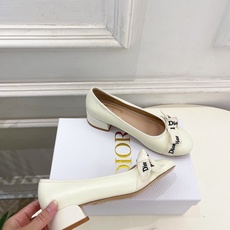 Dior | 迪奥 26𝐬𝐬 🧡💚2026春夏新品 顶级版本⚠️ 专柜主打新款 J'Adior 字母饰带蝴蝶结粗跟 Dior | 迪奥 26𝐬𝐬 🧡💚2026春夏新品 顶级版本⚠️ 专柜主打新款 J'Adior 字母饰带蝴蝶结粗跟