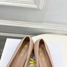 Dior | 迪奥 26𝐬𝐬 🧡💚2026春夏新品 顶级版本⚠️ 专柜主打新款 J'Adior 字母饰带蝴蝶结粗跟 Dior | 迪奥 26𝐬𝐬 🧡💚2026春夏新品 顶级版本⚠️ 专柜主打新款 J'Adior 字母饰带蝴蝶结粗跟