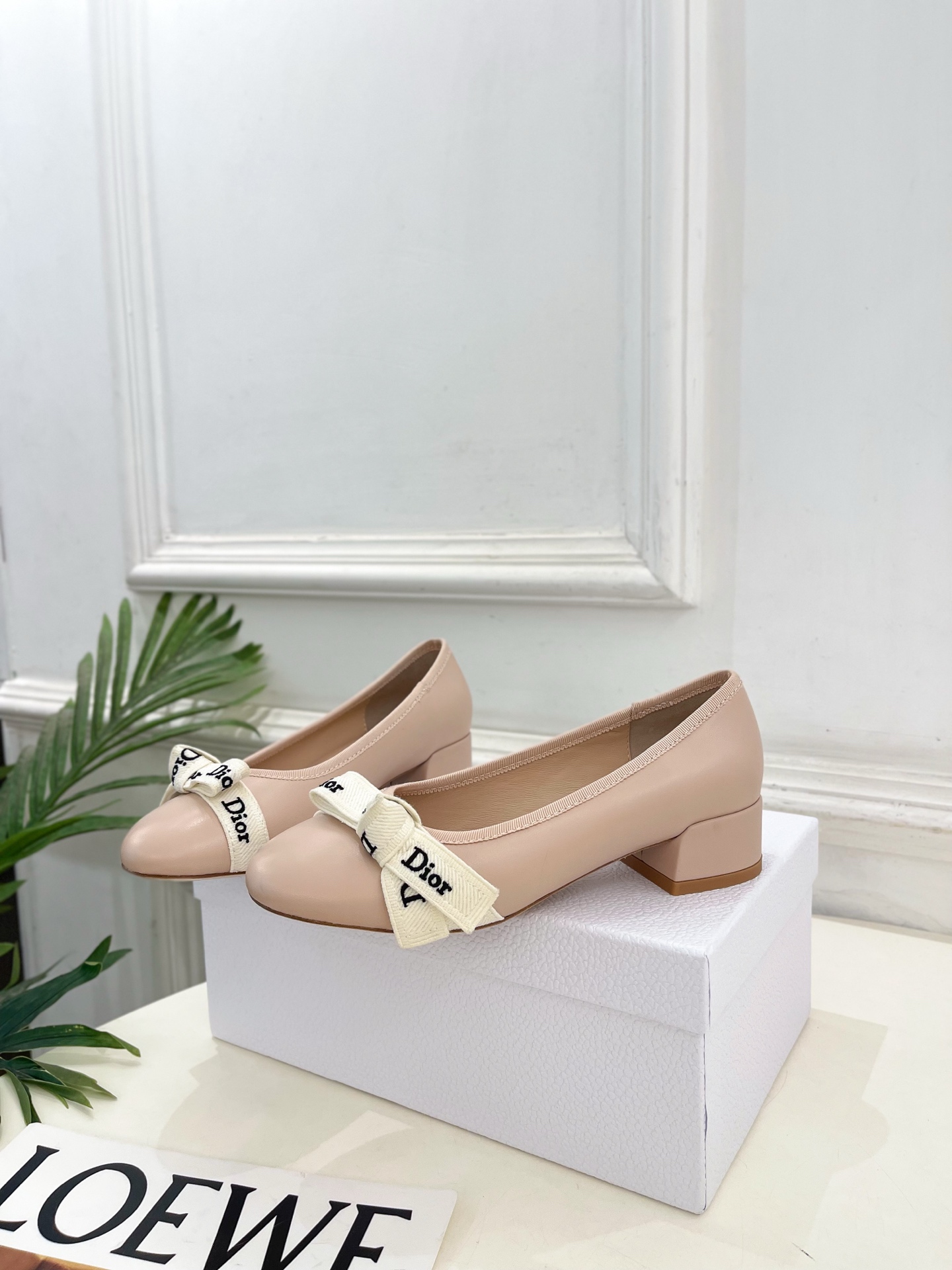 Dior | 迪奥 26𝐬𝐬 🧡💚2026春夏新品 顶级版本⚠️ 专柜主打新款 J'Adior 字母饰带蝴蝶结粗跟 Dior | 迪奥 26𝐬𝐬 🧡💚2026春夏新品 顶级版本⚠️ 专柜主打新款 J'Adior 字母饰带蝴蝶结粗跟